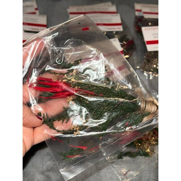 $3 for $15 Ashland Mini Nature Christmas Holiday Bouquet Lot of 18 - Picture 5 of 5